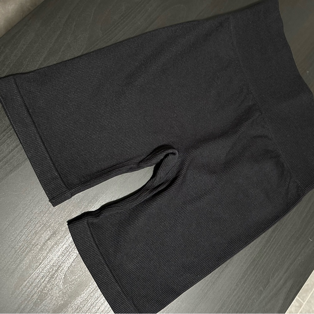 Black Ribbed bike shorts or casual wear
